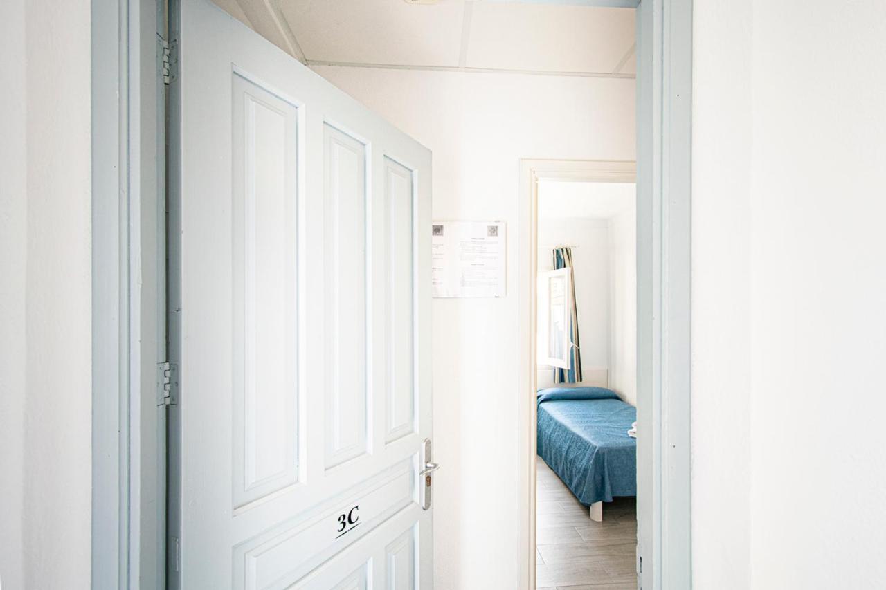Apartamentos Falco ปอร์ต เด โปเญนซา ภายนอก รูปภาพ
